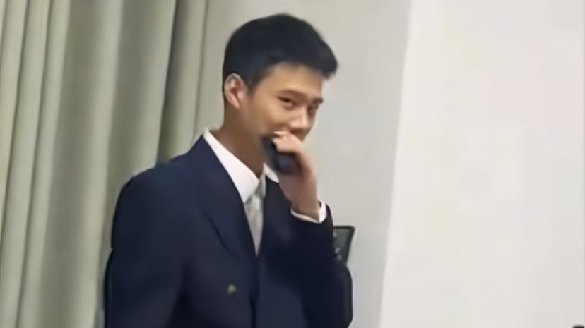 女子晒老公入坑钓鱼前后对比，从英俊帅气到不修边幅：还我帅老公