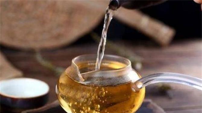 泡茶的水温度多少最好？85度水和100度水，泡出来的绿茶有区别？