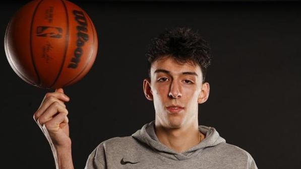 真不打算增肌？雷霆榜眼近照仍是“瘦竹竿”俄城筷子兄弟压力山大