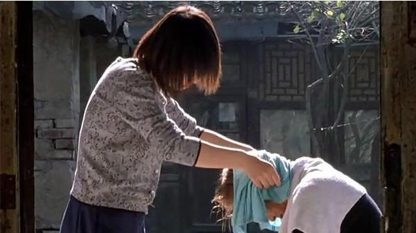 一个小城市，两个主人公，勇敢面对挑战，坚持追求梦想和坚守爱情