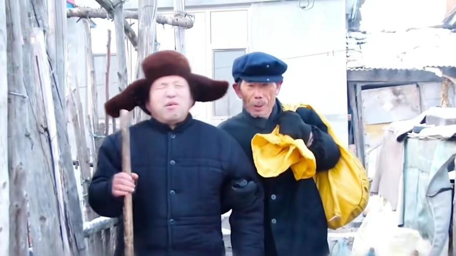 《盲人豆芽》，世界以痛吻我，我报之以歌