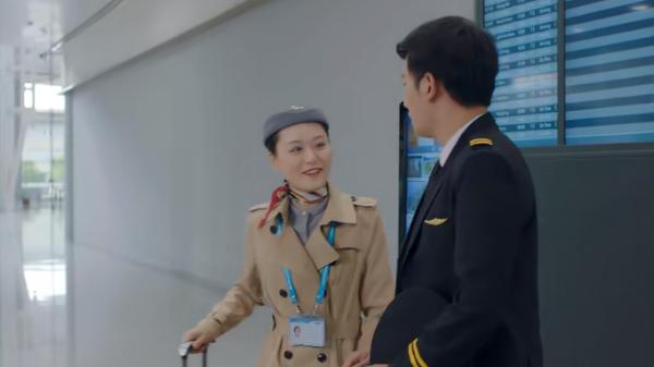 方艺昏倒，易凡及时搭救，霄霄千云误会解除