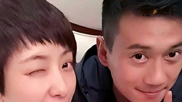 徐洪浩：妻子比他小10岁，戏里演父女，戏外恩爱幸福堪称模范夫妻