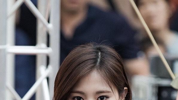 丈夫病危，女子向公公借钱，却惨遭公公骗进卧室!