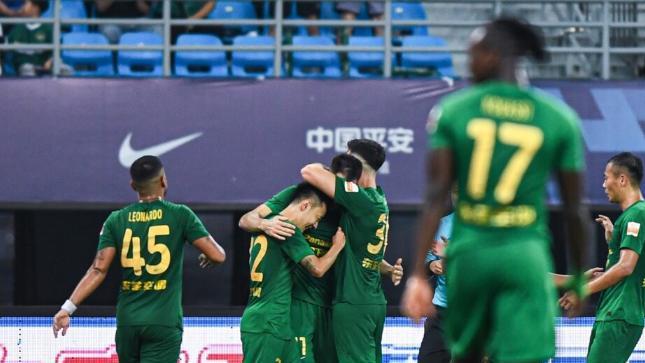 2-0亚冠领头羊！中超季军仍垫底，乔迪激活3线，9人爆发，中卫MVP