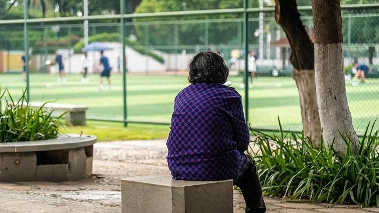 外孙升学宴，我好心给了5万却被戳穿，我对我曾经的行为懊悔不已