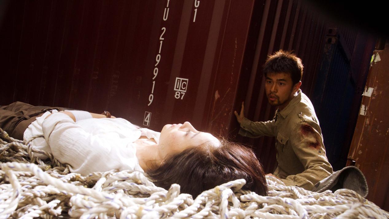 《逆战》是一部动作电影，手足情深正邪两道，生死与共的战斗