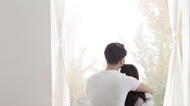 结婚7年遇到初恋，我和他再续一夜后，醒来却成了局中玩物……