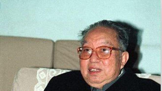1981年，华国锋隐退前最后一次出席国宴，一盘煎蛋让他十分意外
