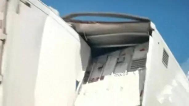 广西境内突发重大车祸事故：数十辆车追尾，异常惨烈，画面被曝光