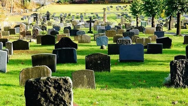 为什么现在老人都不愿意买墓地了？