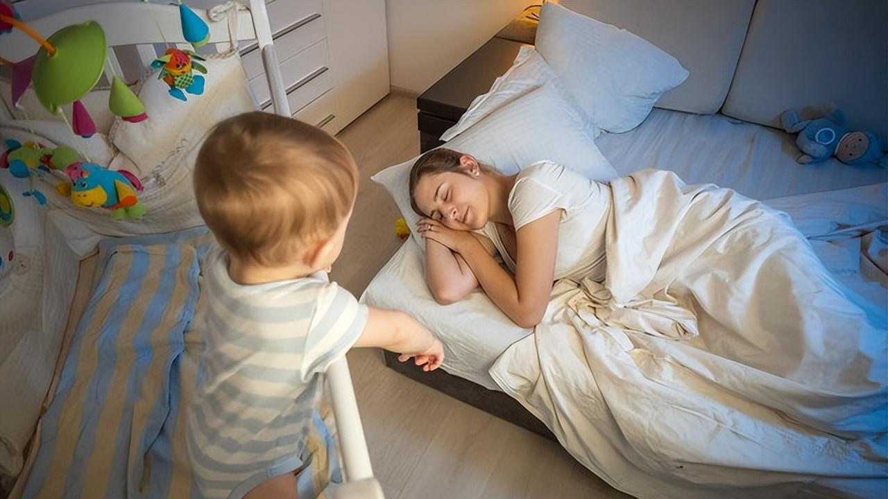 孩子多大适合分床？专家提出：别看年龄，看3大表现来决定