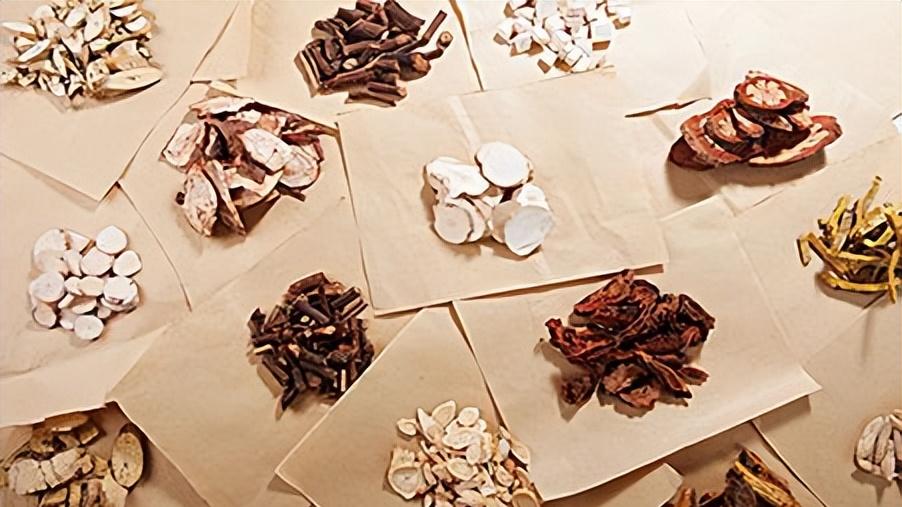 三味中草药泡水喝，安全降尿酸