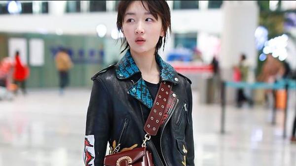 周冬雨在伦敦大放异彩，简单，青春