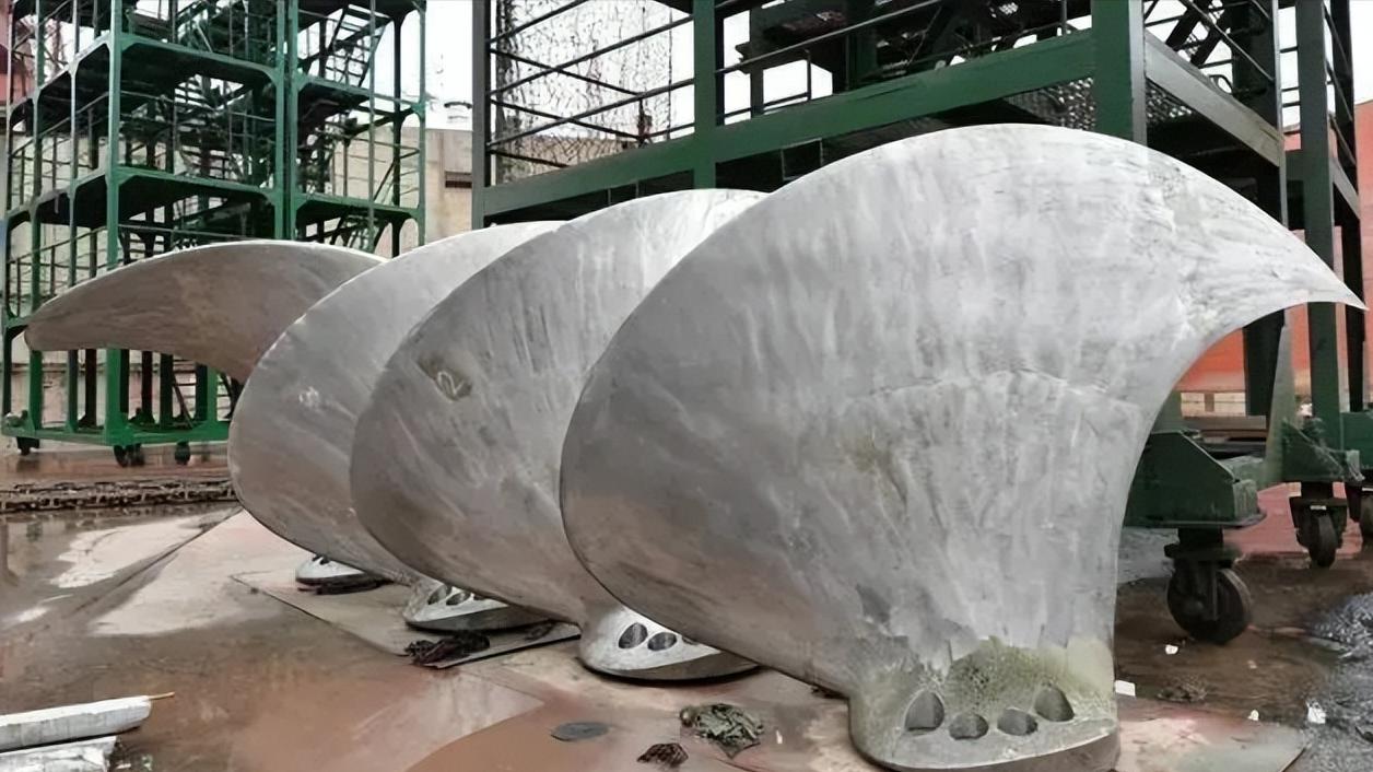 11万吨航母的螺旋桨，是如何制造的？中国镇江造出全球最大螺旋桨