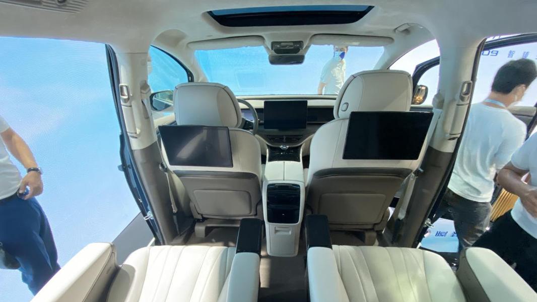 每日一车~纯电大型mpv-腾势D9