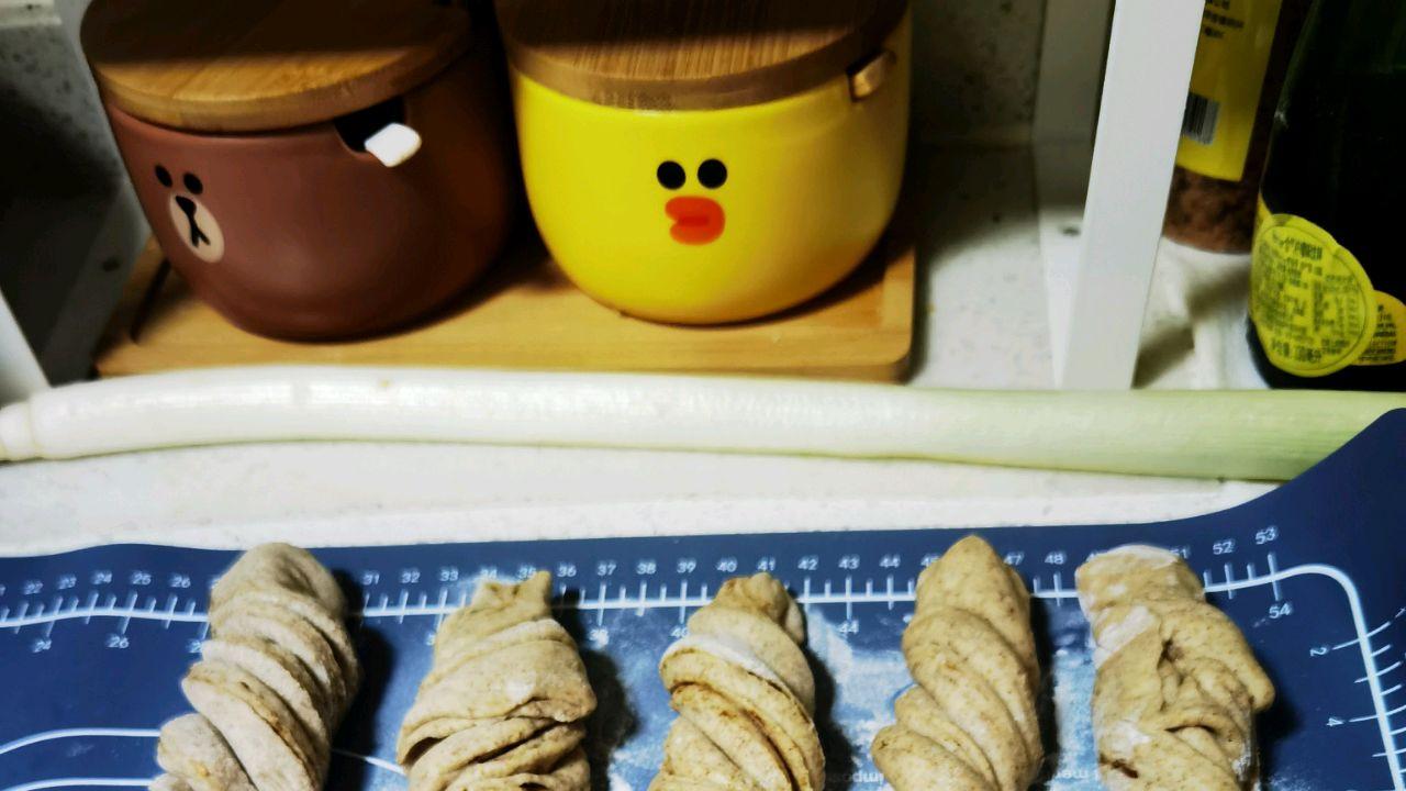 铁锅炖，火候恰到好处，香气四溢，入口醇厚，回味悠长，美味撼人！