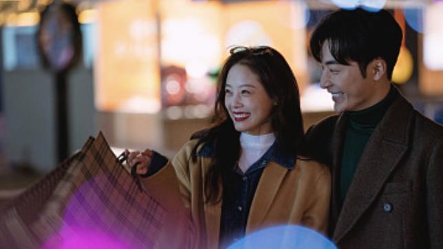 我为他付出一切，他却一边说不能没有我，一边爱上其他女人……