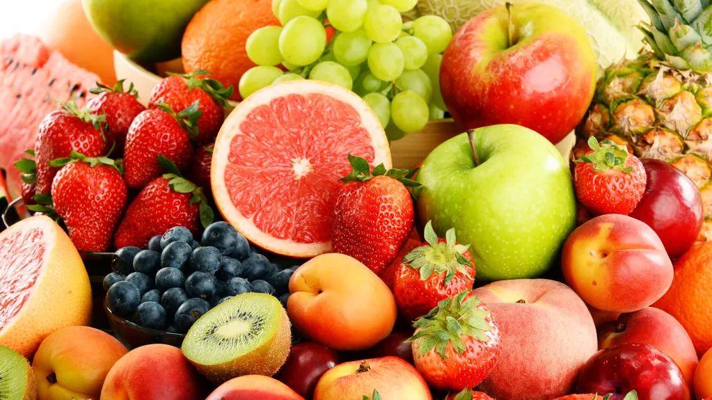 水果|菜市场最坑人4种水果，伤肝肾、养癌细胞！很多人成袋买回家，坑惨全家人还不自知