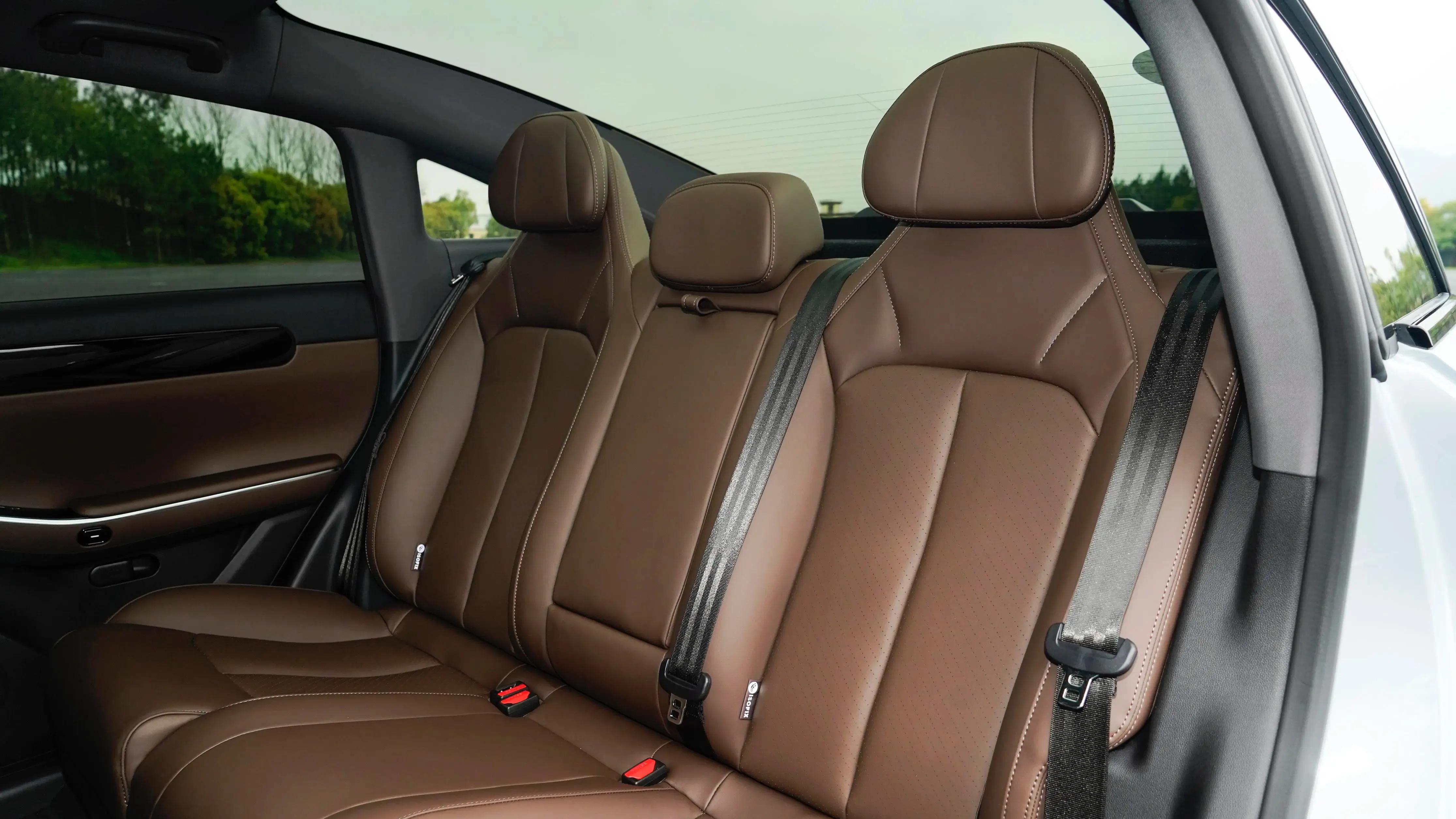 14.98万的C级车，和汉EV同级，买一辆入门版零跑C01要注意什么？