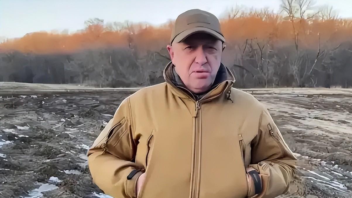 占领巴赫穆特之后，瓦格纳和绍伊古撕破脸，直接逮捕俄72旅指挥官