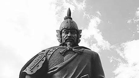 清朝灭亡后，世人才知道皇族世代供奉的神秘无头将军竟是他？