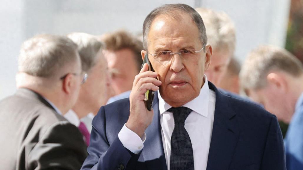 一架俄罗斯专机，从北京飞往平壤，在中俄朝之间，连成了一条线