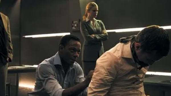 《终极面试》，没有规则，只有一张白纸