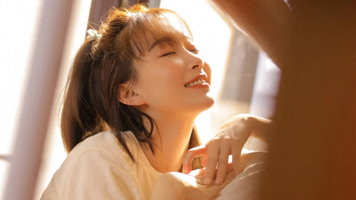 我拒绝女邻居的表白，却在一起看完电影后，发生了甜蜜的事情