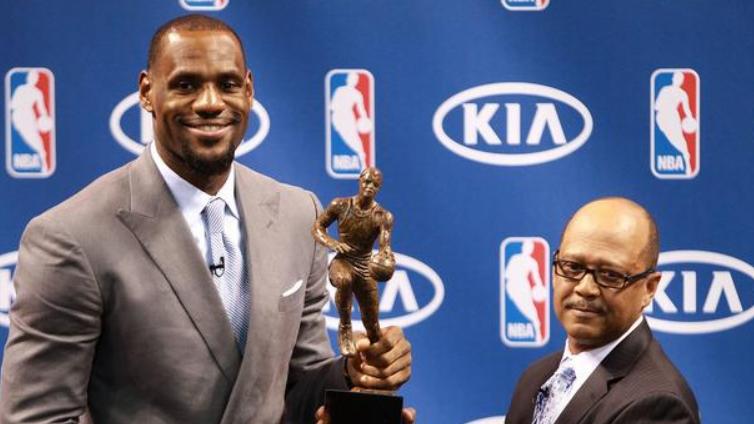 本赛季NBA常规赛还剩差不多15场左右，是时候来评判MVP了！