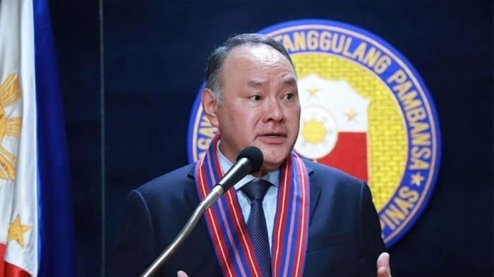 对菲律宾不再只是警告，解放军双万吨大驱开火！南海海域响起炮声