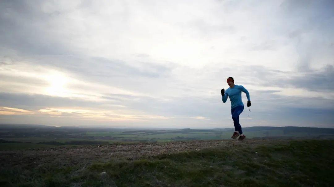 睡眠|跑步3年花完35万积蓄，当热爱变成疯狂，值得吗？