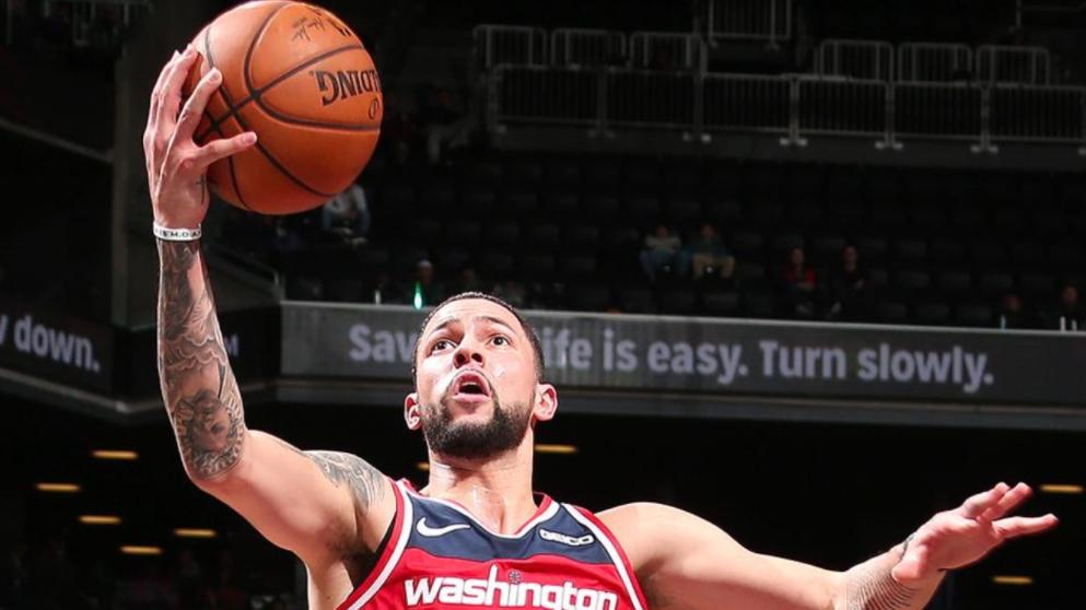 奥斯汀-里夫斯：湖人是我永恒的归宿，詹姆斯的智慧引路，珍视并投入每一刻的奋斗