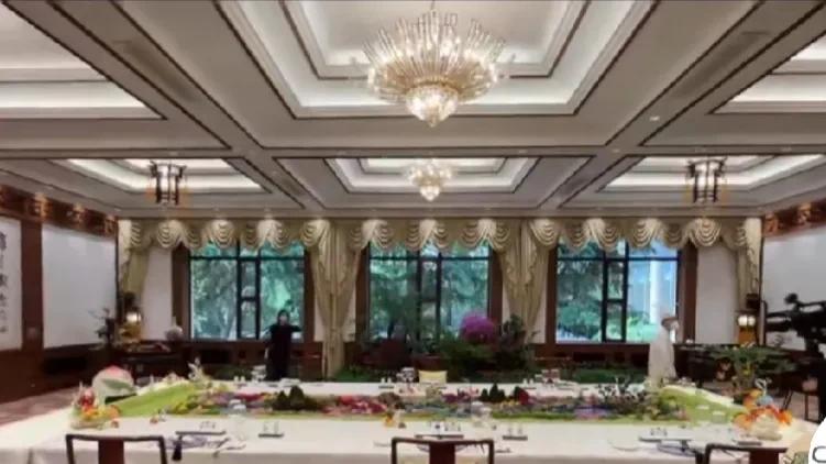 基辛格博士今天在钓鱼台国宾馆接受隆重宴请！