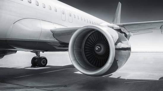 飞机一侧发动机坏了，为什么还能继续飞行？