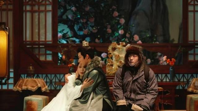 《父辈的荣耀》配角让人惊艳，粉红女郎强势登场，颜值惊艳了所有观众