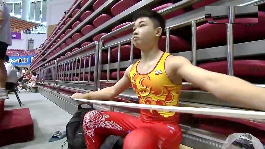 牛逼！中国体操界再添一顶梁柱，14岁小将五金二银，惊采绝艳