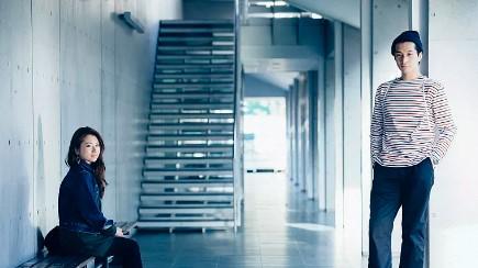 他曾是我妈资助的孩子，少年时他拒绝了我两次，如今，他坐着劳斯莱斯回来宠我了