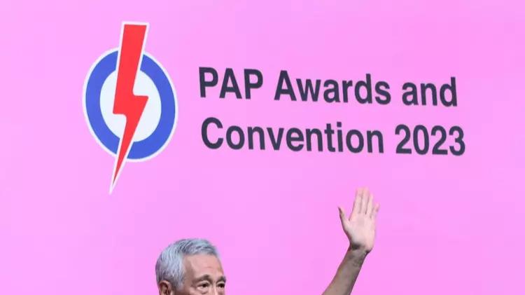 新加坡不应该有超过70岁的总理！李显龙哽咽宣布： 明年11月交棒