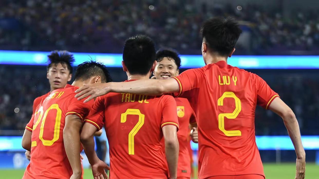 1-0！日本战胜巴勒斯坦，国足应该感谢日本队，卡塔尔球迷有怨言