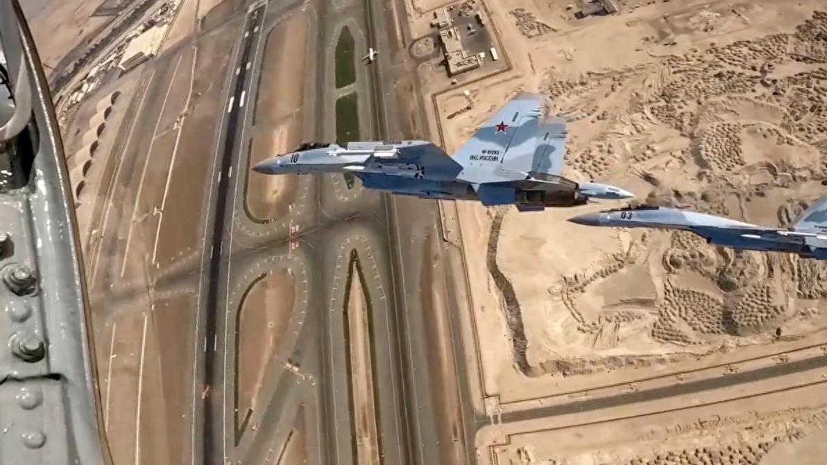 苏35卖的比歼10好，一路护航普京抵达阿联酋，寻求新用户目的明确