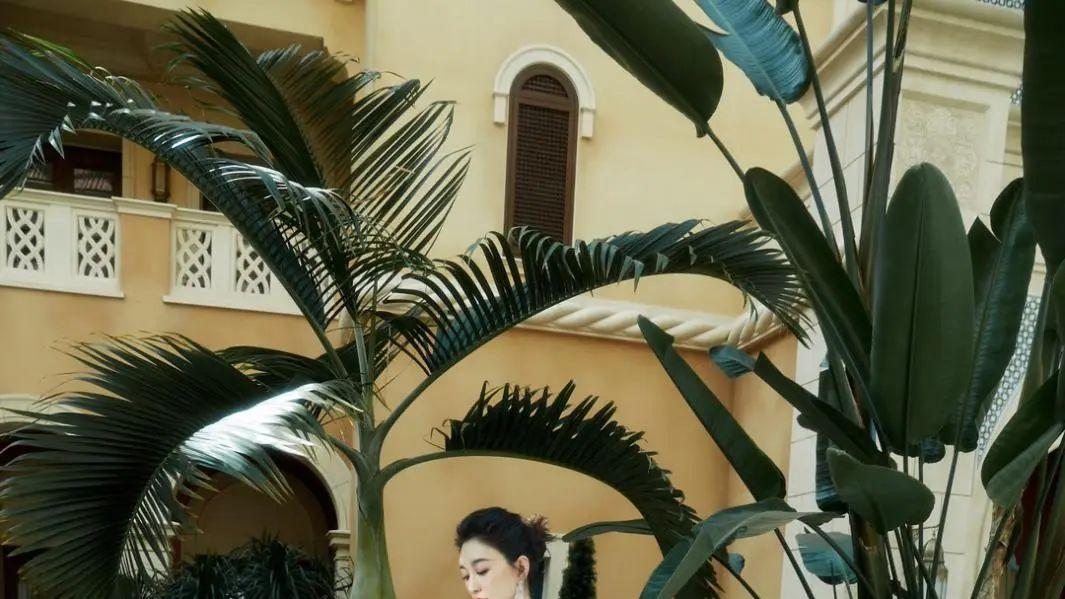 ?47岁的李小冉展现惊人身材！她是如何做到的？