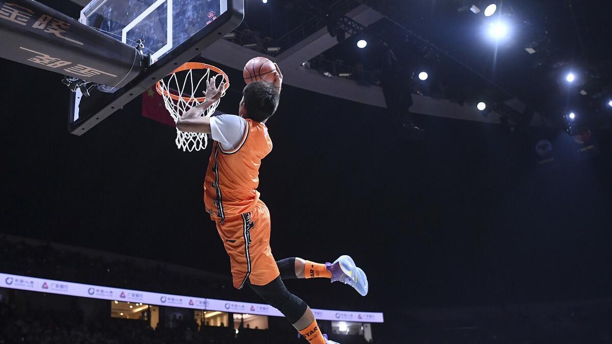 为了你的梦想而奋斗！30岁灌篮王圆梦 CBA，矣进宏在完成自己的梦想后，泪流满面