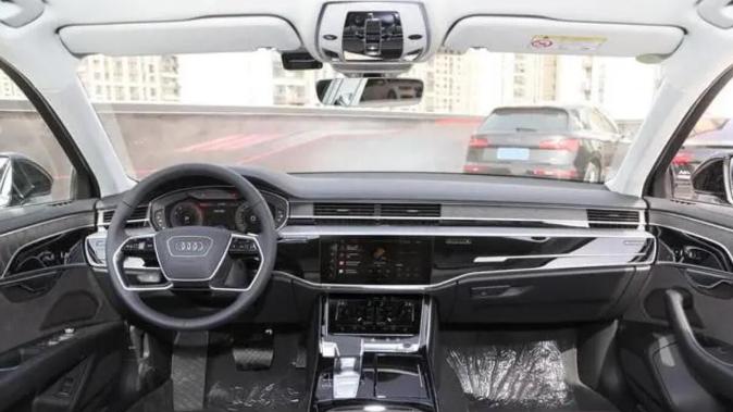 品质出众，全新奥迪A8L尽显尊贵