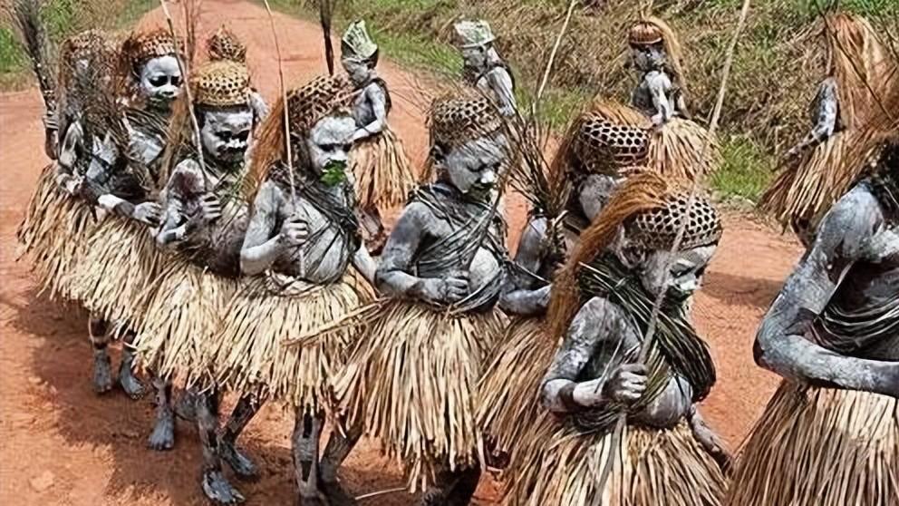 世界上发育最快的民族，8岁就能结婚生子？其中到底有何隐情？