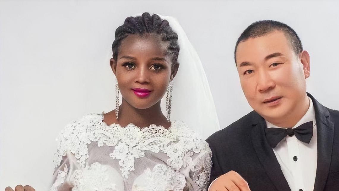 19年非洲20岁姑娘远嫁河南“老光棍”，生俩儿子，称每天都在享福！