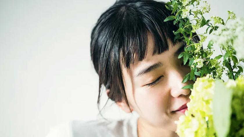 临死前，她踩着我的脸，说她是攻略者，我一辈子都赢不了她；重生后，我让她明白，谁才是蝼蚁