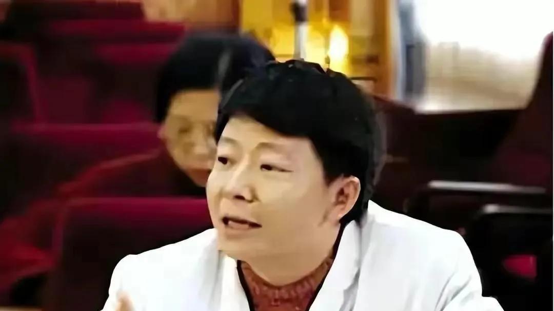 “好色院长”刘松涛，工作随身携带“夫妻用品” ，称: 招女生喜欢!
