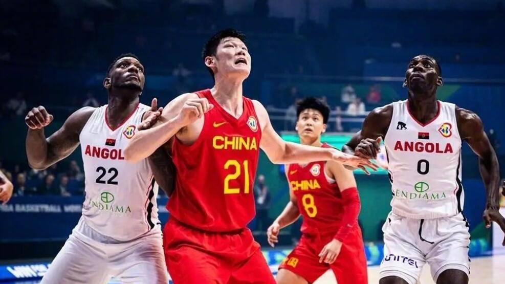 26岁的胡金秋，就这样改写了中国男篮的结局，苦尽甘来终无憾
