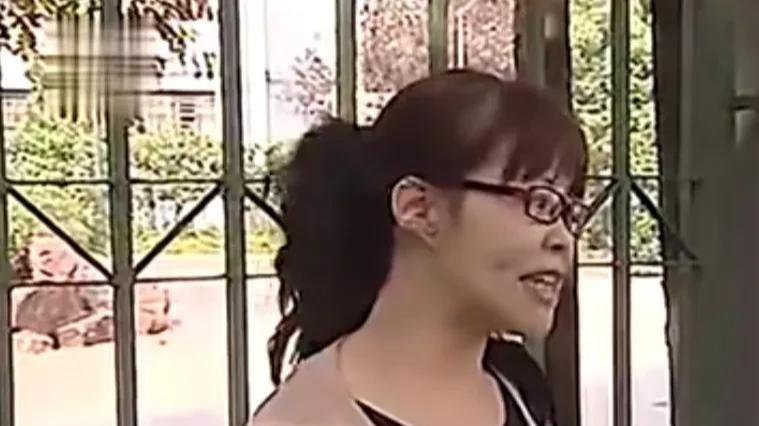 23岁小伙爱上40岁大姐，小伙玩腻后，大姐：我都可以当你妈的人了